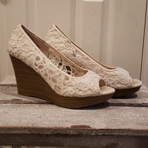 Crochet wedges, peep toe, 8M